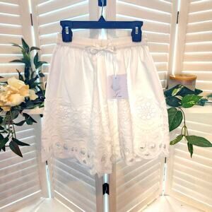 LACE THE LABEL WHITE LACE SHORTS SIZE SMALL (STRETCH) RETAIL $290